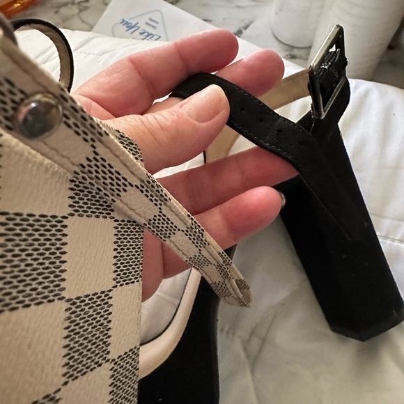 Chinese Laundry Black Heels with Silver Chain Accent - Picture 7 of 7